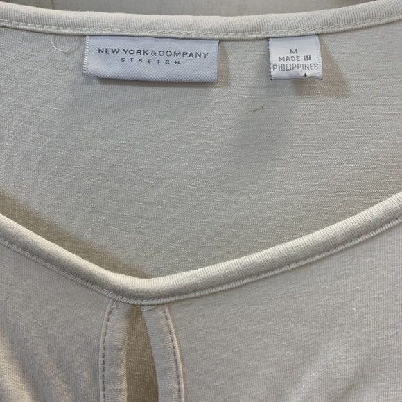 New York & Co. Cream Ruched Key Hole Top Medium - Picture 3 of 3